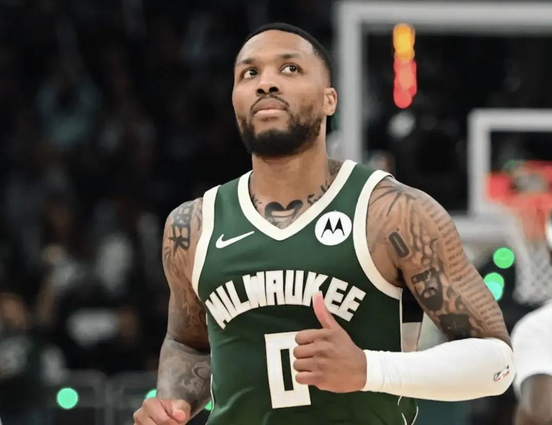 西蒙斯，塔图姆，雄鹿！